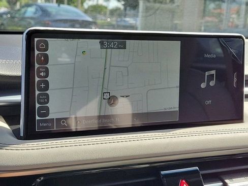 Used 2025 Genesis G70 2.5T image 24