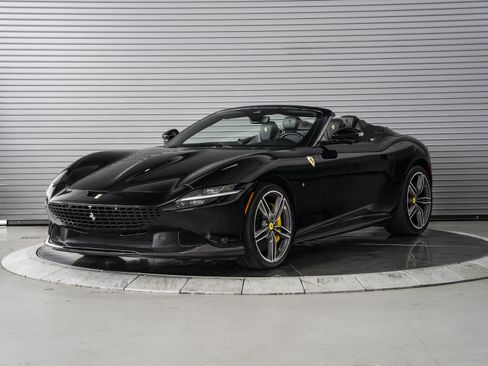 Used 2025 Ferrari Roma Spider RWD image 1