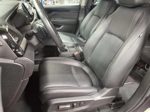 Used 2023 Honda Odyssey Touring image 12