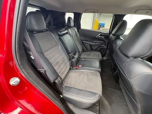 Used 2024 Mitsubishi Outlander SE FWD image 27
