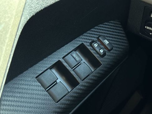 Used 2013 Toyota RAV4 XLE FWD image 22