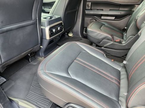 Used 2024 Ford Expedition Limited AWD/4WD image 9