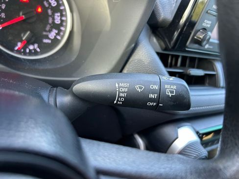 Used 2021 Toyota RAV4 LE FWD image 21