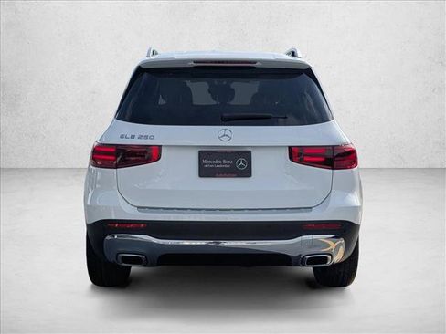 Used 2025 Mercedes-Benz GLB 250 image 7