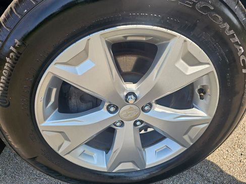 Used 2015 Subaru Forester 2.5i w/ Alloy Wheel Package AWD/4WD image 14