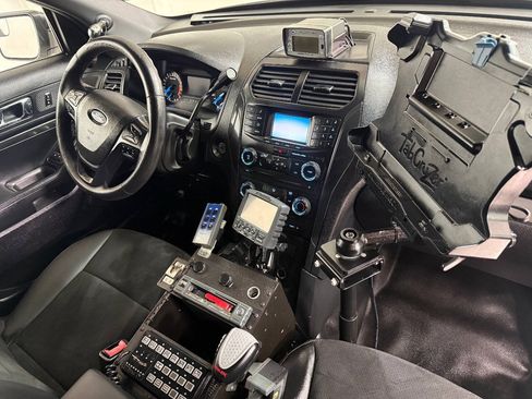 Used 2017 Ford Explorer 4WD Police Interceptor image 39