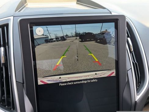 Used 2023 Ford Edge SE image 22