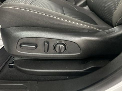 Used 2020 GMC Acadia SLE w/ Driver Convenience Package image 10