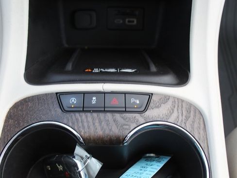 Used 2021 GMC Acadia Denali w/ Denali Technology Package image 39