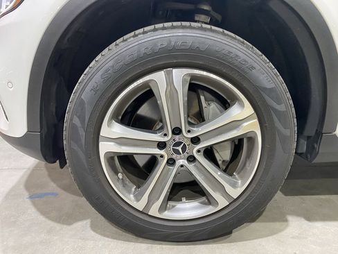 Used 2022 Mercedes-Benz GLC 300 4MATIC w/ Driver Assistance Package image 20