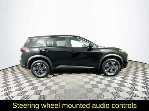 Used 2025 Nissan Rogue SV FWD image 11