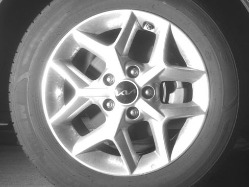 Used 2025 Kia Soul LX w/ LX Technology Package FWD image 13