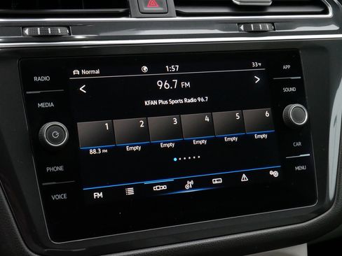 Certified 2022 Volkswagen Tiguan SE image 22