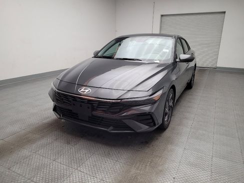 Used 2025 Hyundai Elantra SEL FWD image 15