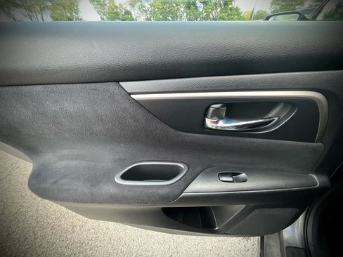 Used 2015 Nissan Altima 2.5 SV FWD image 23