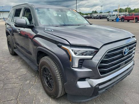 Used 2024 Toyota Sequoia 4WD image 4