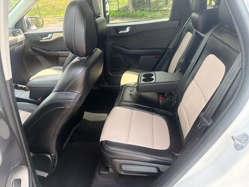 Used 2022 Ford Escape Titanium w/ Titanium Elite Package AWD/4WD image 25