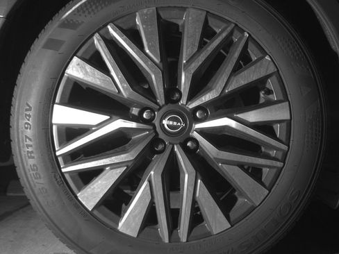 Used 2025 Nissan Altima 2.5 SV image 15