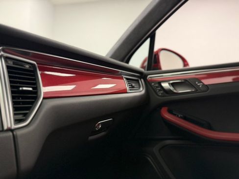 Used 2015 Porsche Macan Turbo w/ Premium Package Plus AWD/4WD image 79