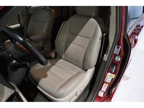 Used 2015 Toyota Sienna XLE w/ XLE Navigation Package FWD image 14