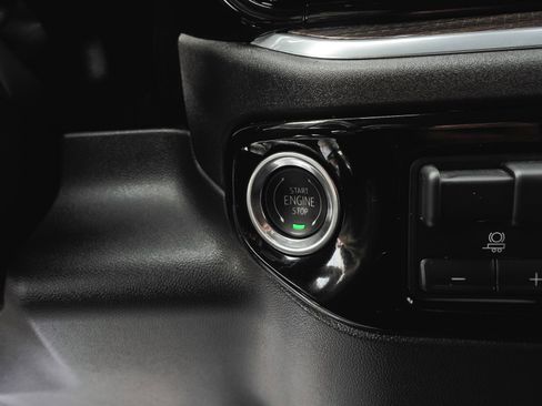 Used 2025 GMC Sierra 1500 Elevation image 23