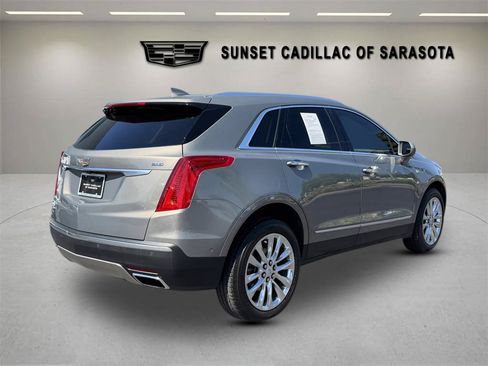 Used 2018 Cadillac XT5 Platinum w/ Driver Assist Package AWD/4WD image 3