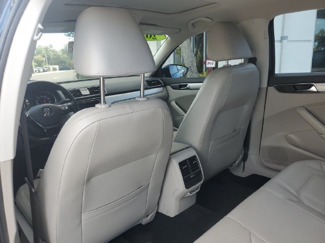 Used 2019 Volkswagen Passat 2.0T Wolfsburg FWD image 9