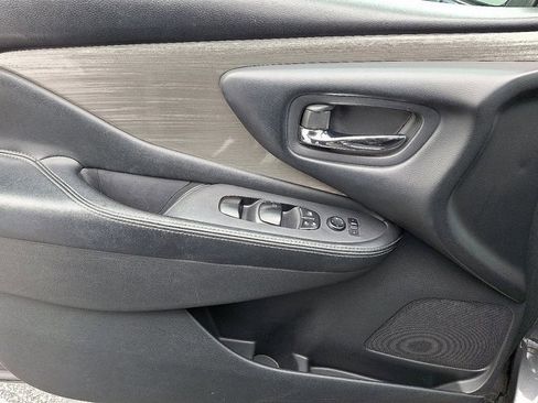 Used 2018 Nissan Murano SV AWD/4WD image 13