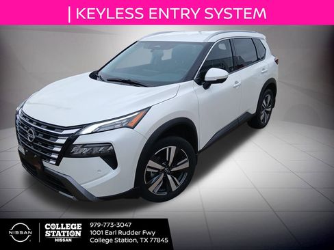 Used 2025 Nissan Rogue SL image 6