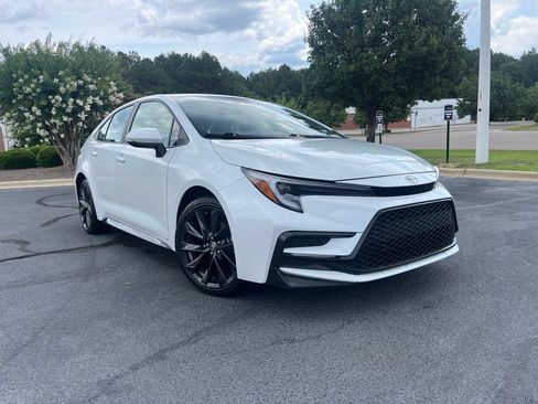 Used 2024 Toyota Corolla SE FWD image 1
