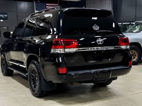 Used 2019 Toyota Land Cruiser AWD/4WD image 17