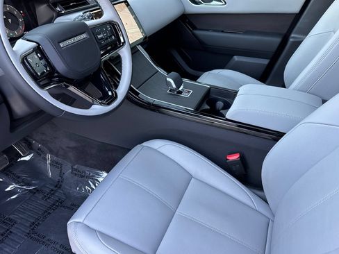 Certified 2026 Land Rover Range Rover Velar Dynamic SE AWD/4WD image 9