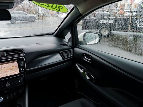 Used 2023 Nissan Leaf SV Plus image 9