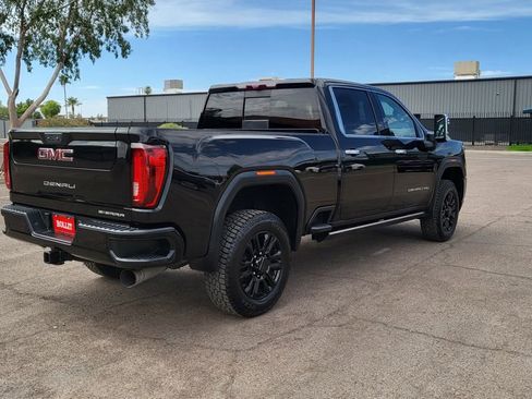 Used 2021 GMC Sierra 2500 Denali w/ Denali Black Diamond Edition AWD/4WD image 9