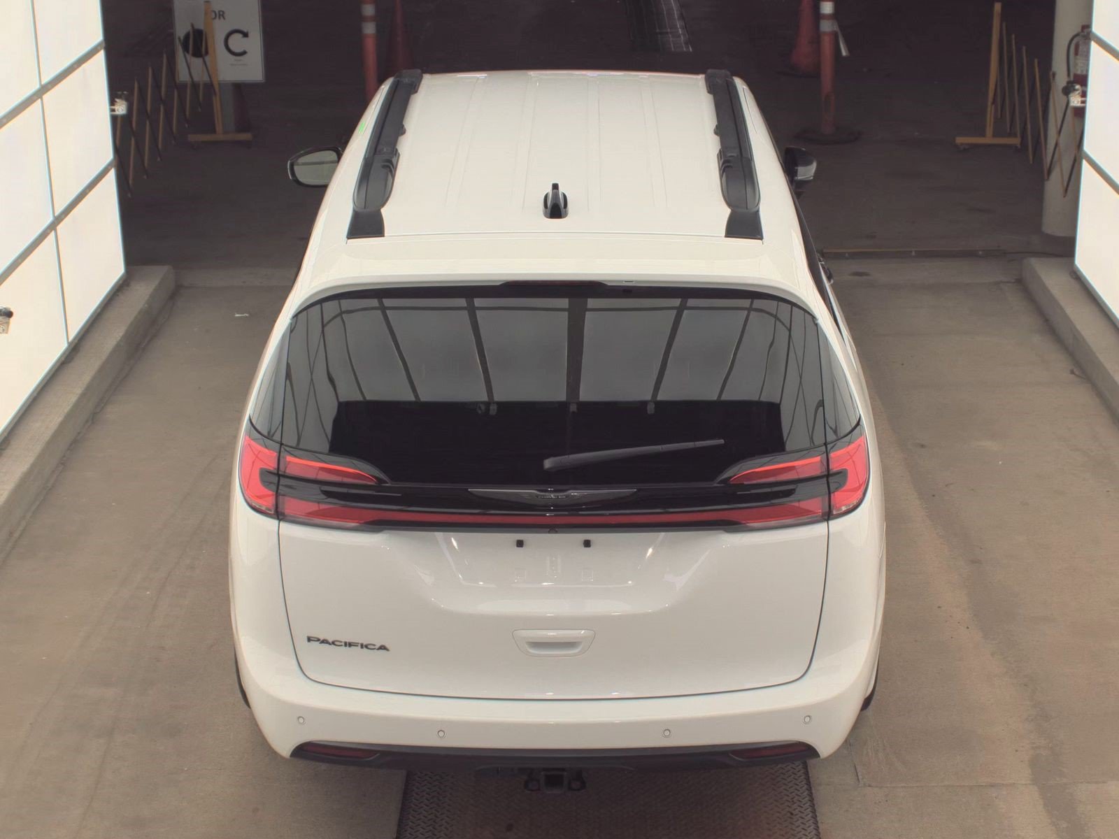 Used 2024 Chrysler Pacifica Touring-L w/ Road Tripper Package FWD image 5