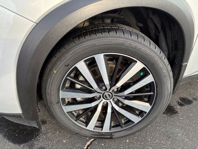 Certified 2024 Nissan Pathfinder Platinum FWD image 10