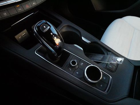 Used 2024 Cadillac XT4 Sport image 25