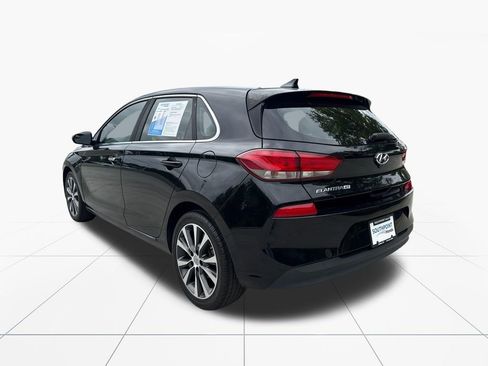 Used 2019 Hyundai Elantra GT FWD image 5