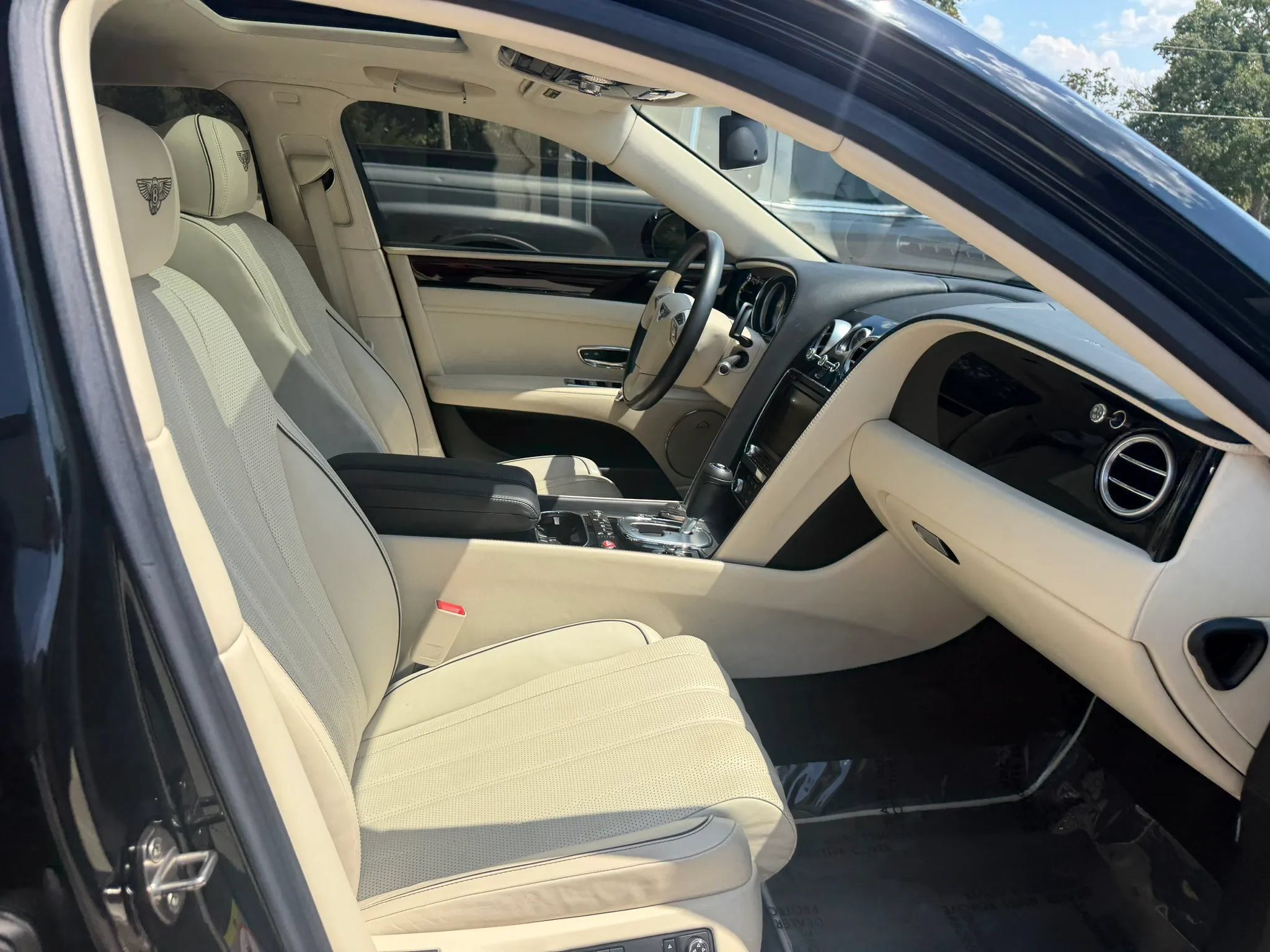 Used 2015 Bentley Flying Spur V8 AWD/4WD image 51