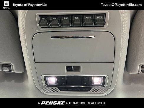 Used 2023 Ford F250 Lariat w/ Lariat Ultimate Package AWD/4WD image 14