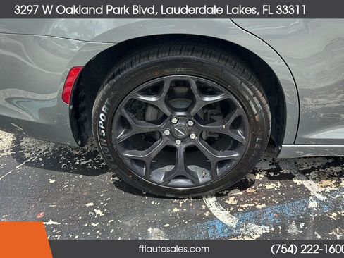 Used 2019 Chrysler 300 Touring w/ Sport Appearance Package RWD image 13