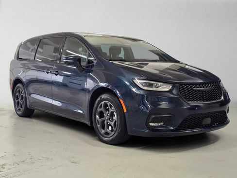 Used 2022 Chrysler Pacifica Touring-L w/ S Appearance Package FWD image 7