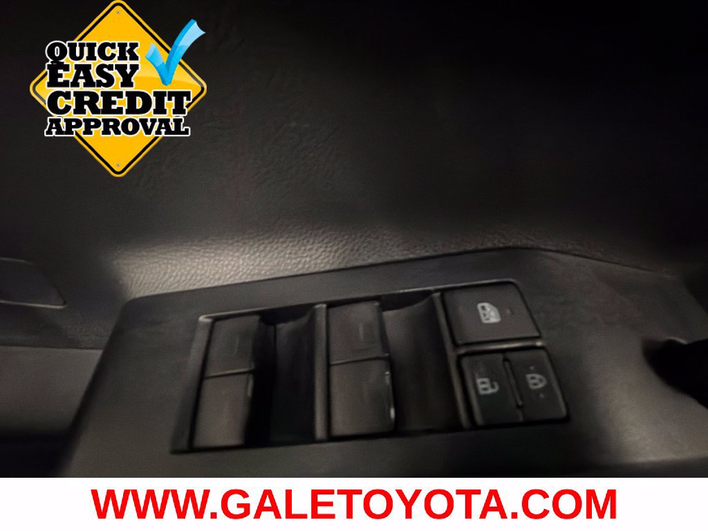 Used 2021 Toyota Highlander XLE AWD/4WD image 18
