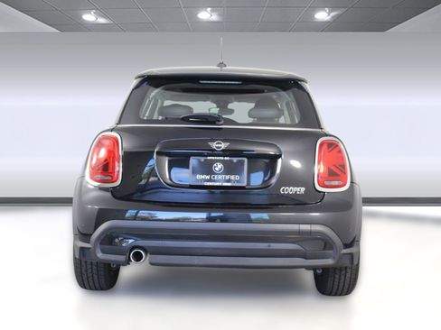Used 2023 MINI Cooper 2-Door Hardtop w/ Signature Upholstery Package image 9