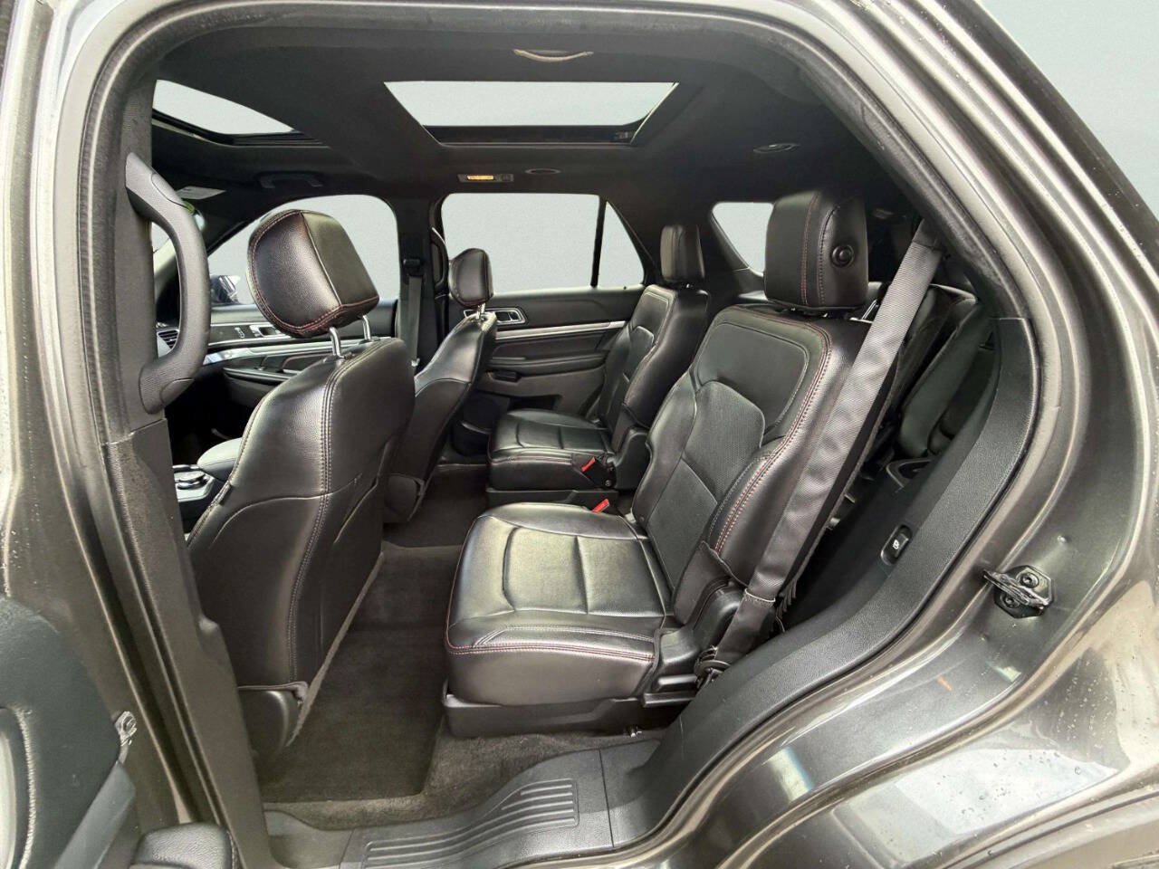 Used 2017 Ford Explorer Sport w/ Equipment Group 401A AWD/4WD image 24