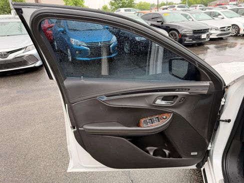 Used 2015 Chevrolet Impala LTZ FWD image 10