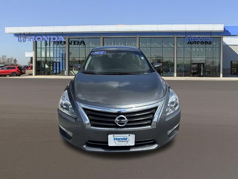 Used 2014 Nissan Altima 2.5 S w/ Display Audio Package FWD image 4