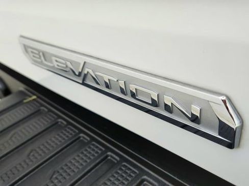 Used 2022 GMC Sierra 1500 Elevation w/ X31 Off-Road Package AWD/4WD image 18