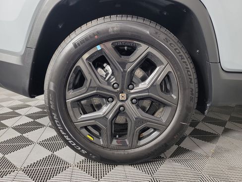 Used 2025 Rivian R1T Adventure AWD/4WD image 12