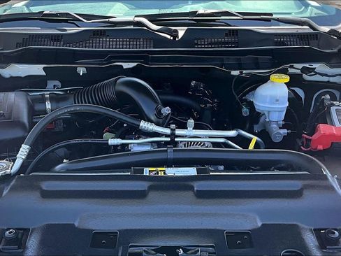 Used 2024 RAM 1500 Tradesman w/ Chrome Appearance Group AWD/4WD image 29
